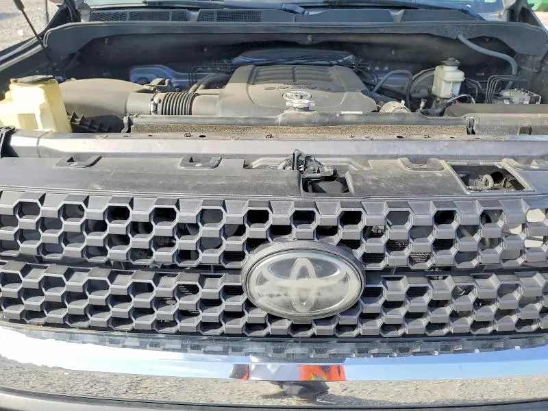 2018 TOYOTA TUNDRA CREWMAX SR5  