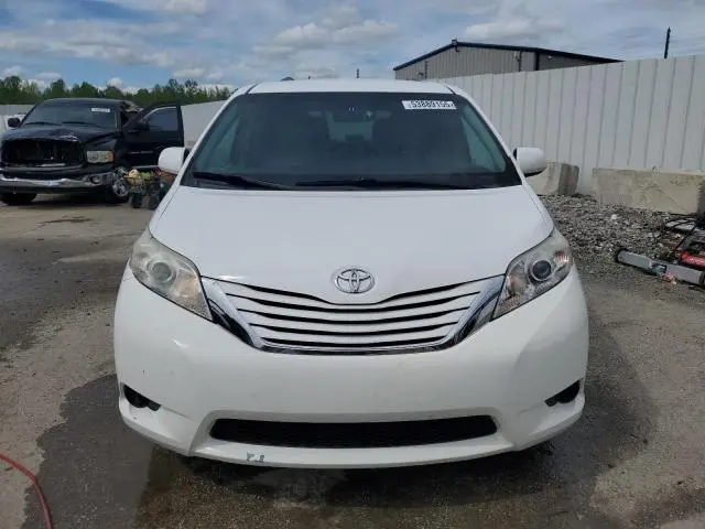 2016 TOYOTA SIENNA LE  