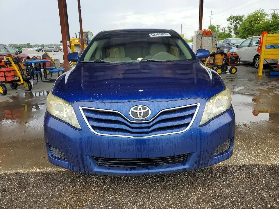 2011 TOYOTA CAMRY LE  