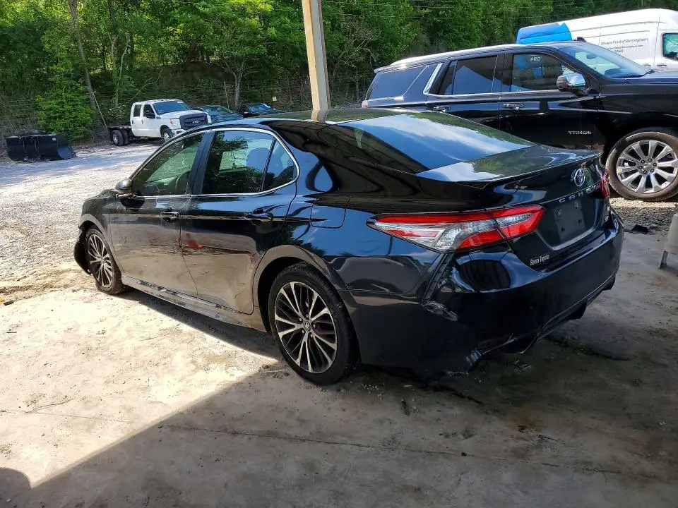 2018 TOYOTA CAMRY SE  