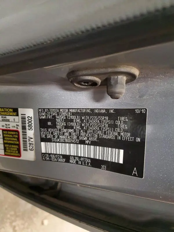 2011 TOYOTA SIENNA LE  