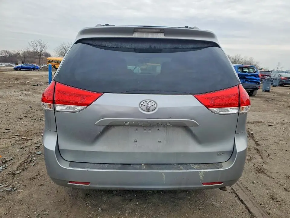2012 TOYOTA SIENNA LE 8-PASSENGER  