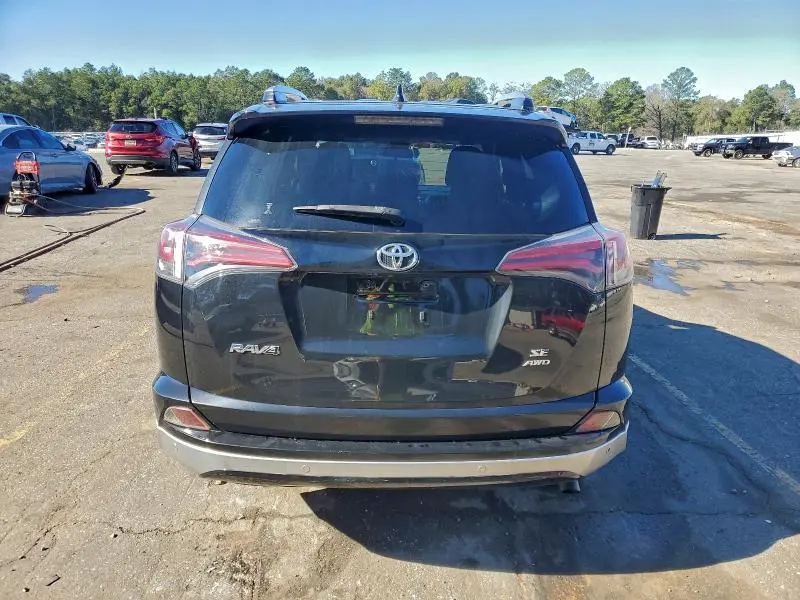 2016 TOYOTA RAV4 SE  