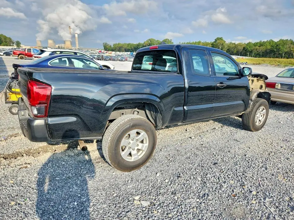 2018 TOYOTA TACOMA SR  