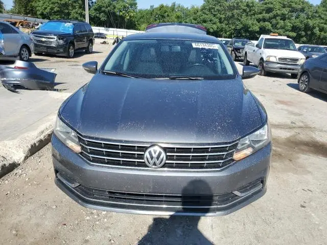 2017 VOLKSWAGEN PASSAT SE  