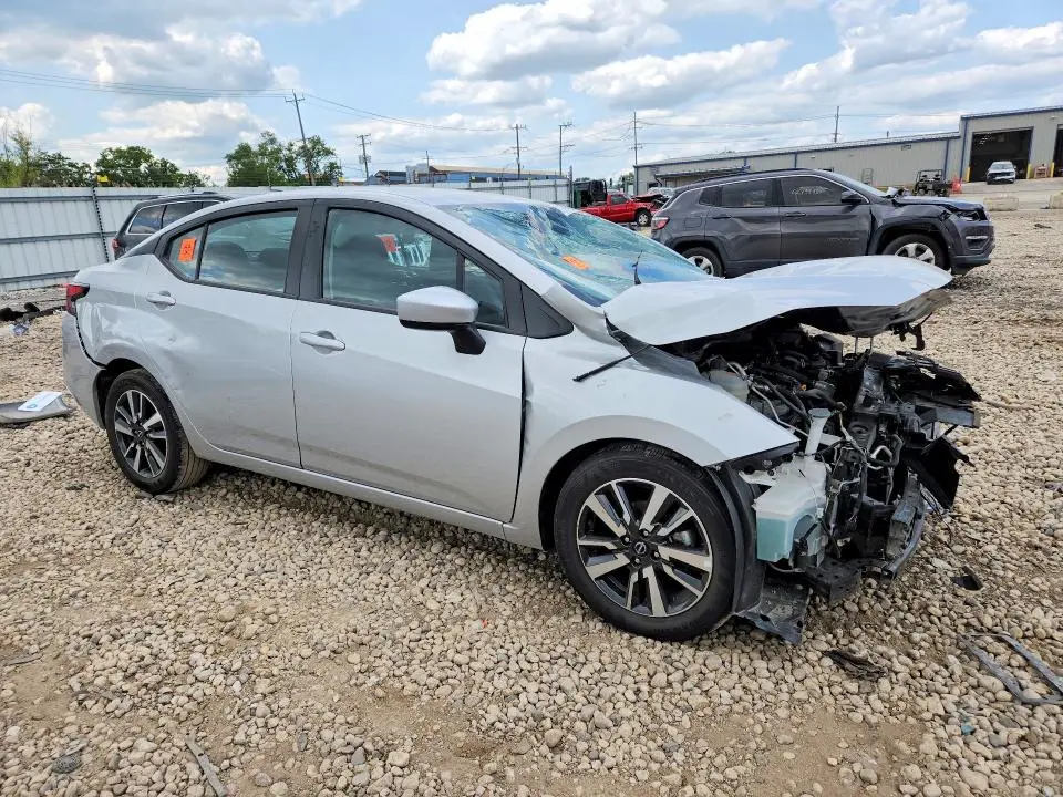 2025 NISSAN VERSA SV  