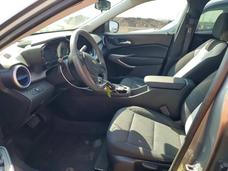 2025 CHEVROLET TRAX LS  