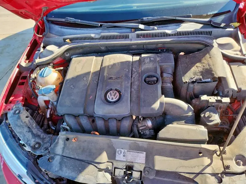 2012 VOLKSWAGEN JETTA SE  