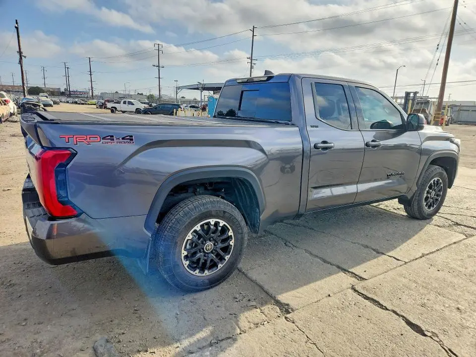 2023 TOYOTA TUNDRA SR5  