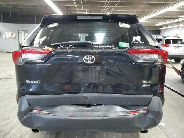 2019 TOYOTA RAV4 XLE  