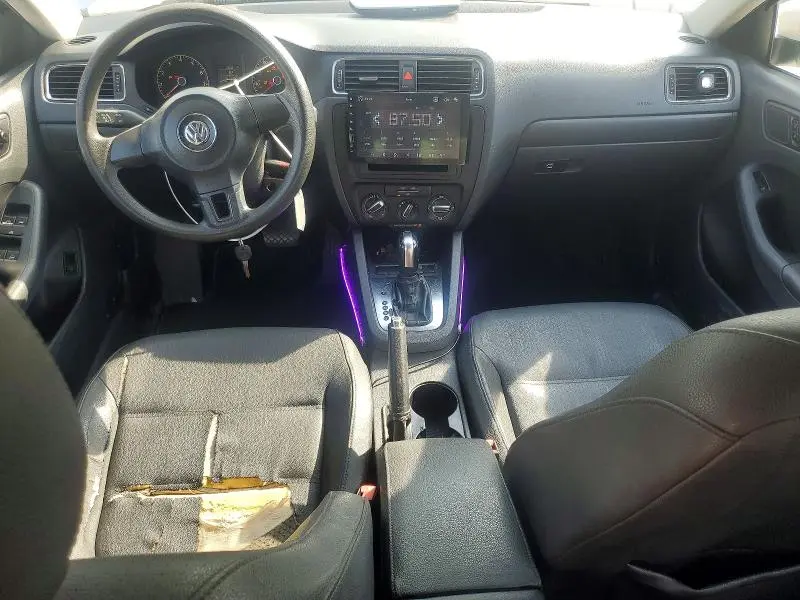2011 VOLKSWAGEN JETTA SE  