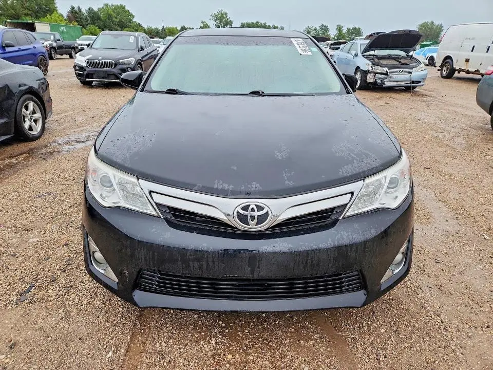 2013 TOYOTA CAMRY XLE  