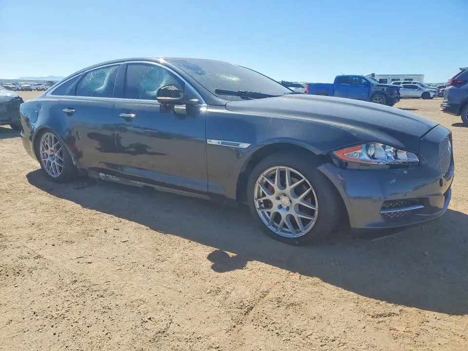 2013 JAGUAR XJ   
