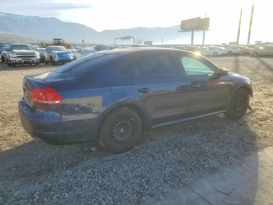 2012 VOLKSWAGEN PASSAT S  