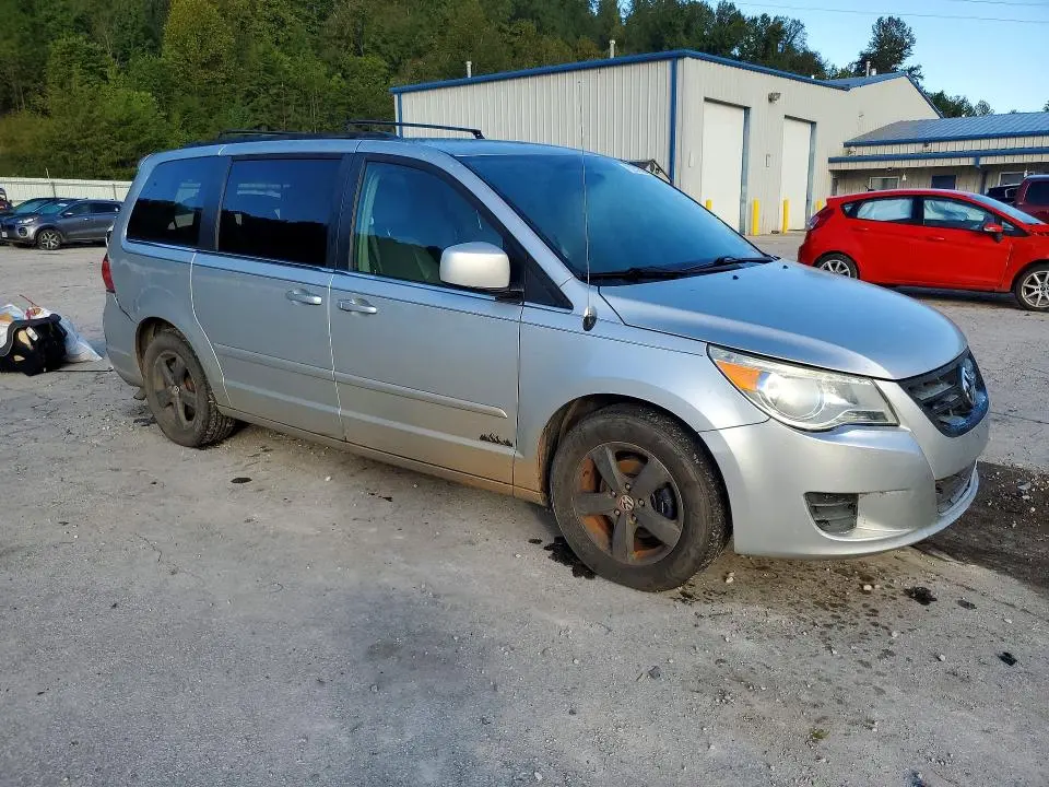 2011 VOLKSWAGEN ROUTAN SE  