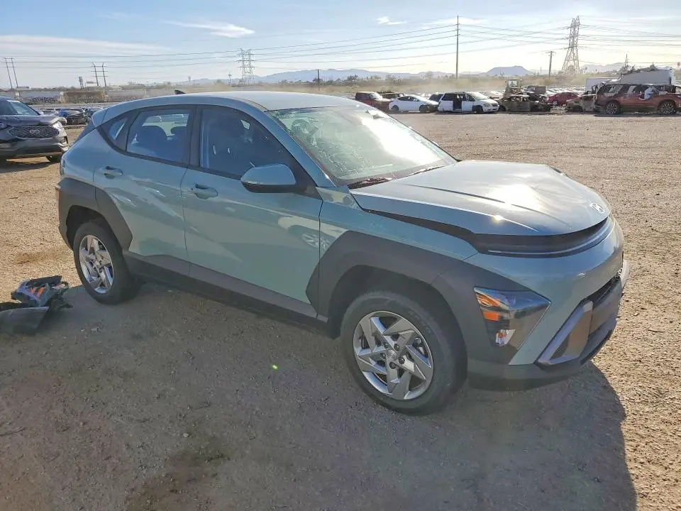 2024 HYUNDAI KONA SE  