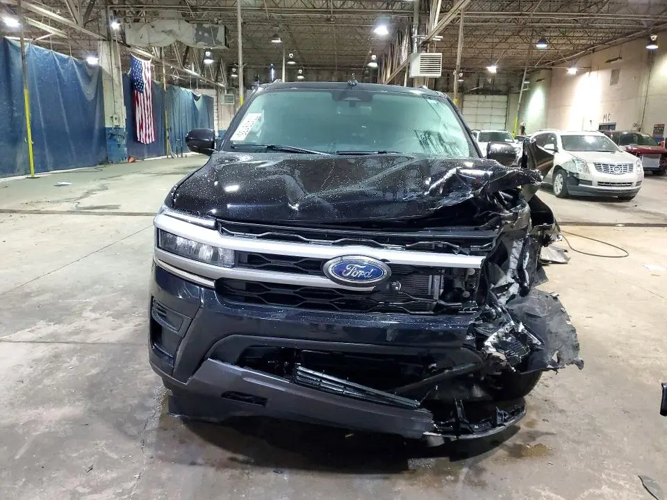 2023 FORD EXPEDITION XLT  