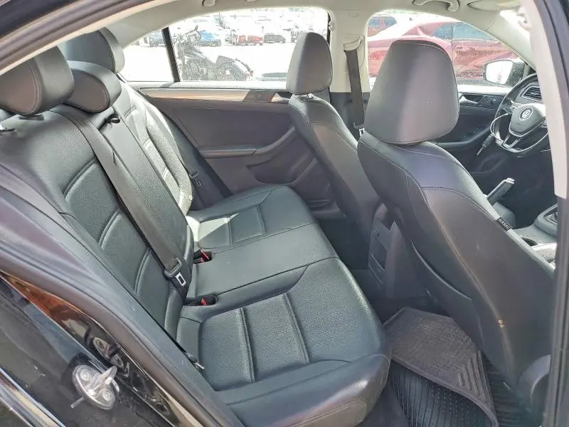 2017 VOLKSWAGEN JETTA SE  