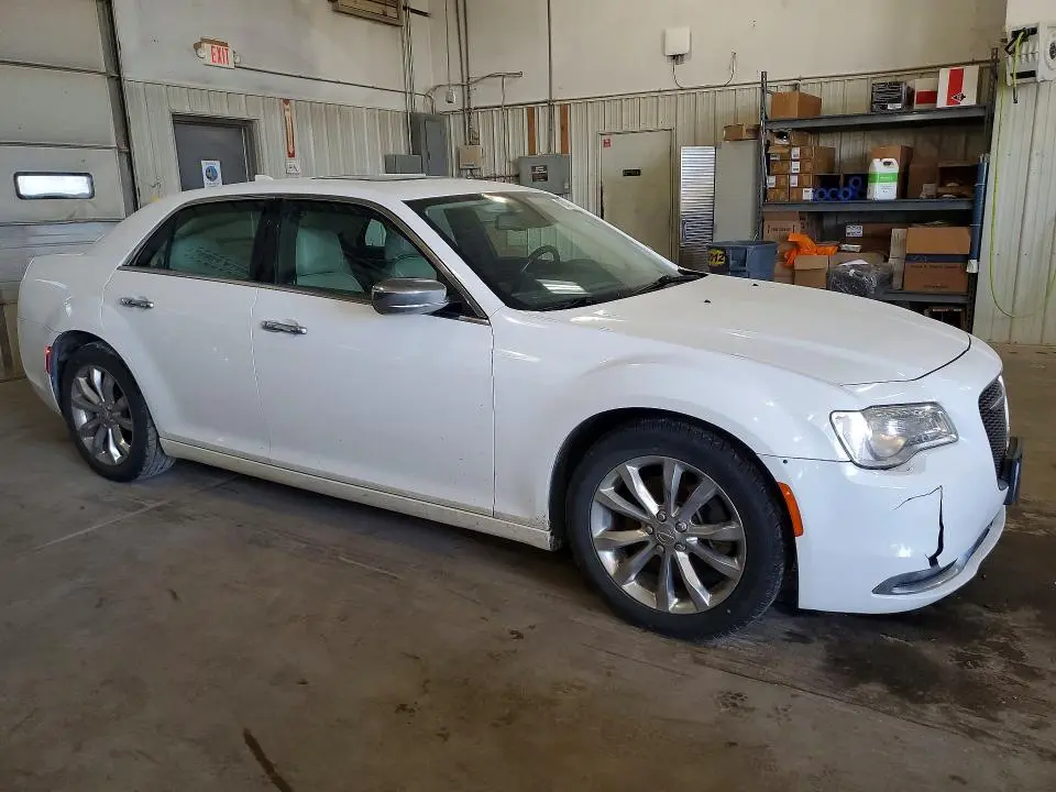 2018 CHRYSLER 300 LIMITED  