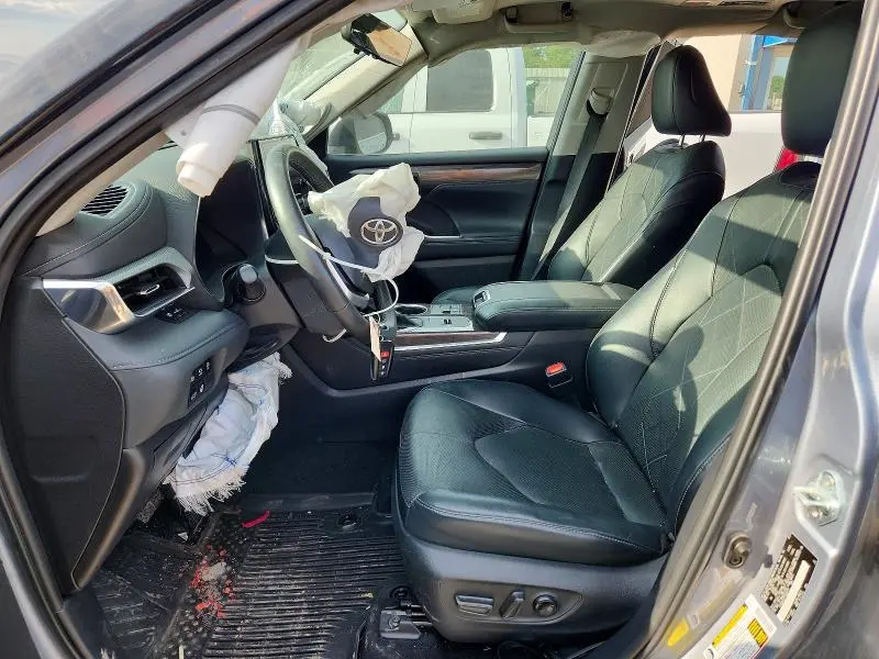 2023 TOYOTA HIGHLANDER PLATINUM  