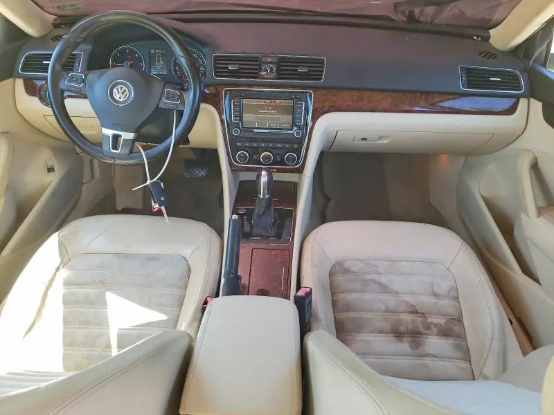 2012 VOLKSWAGEN PASSAT SEL  