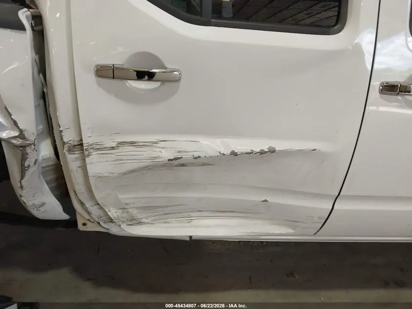 2010 NISSAN FRONTIER SE