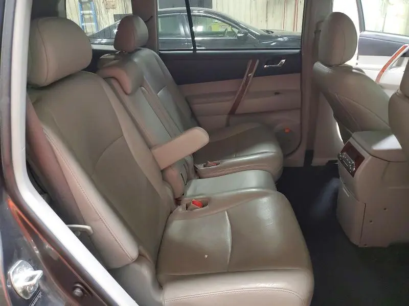 2013 TOYOTA HIGHLANDER LIMITED  