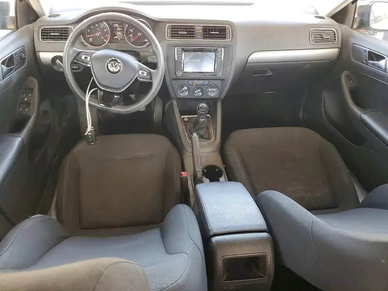 2016 VOLKSWAGEN JETTA SE  