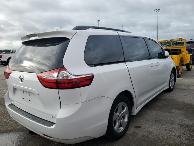 2018 TOYOTA SIENNA LE