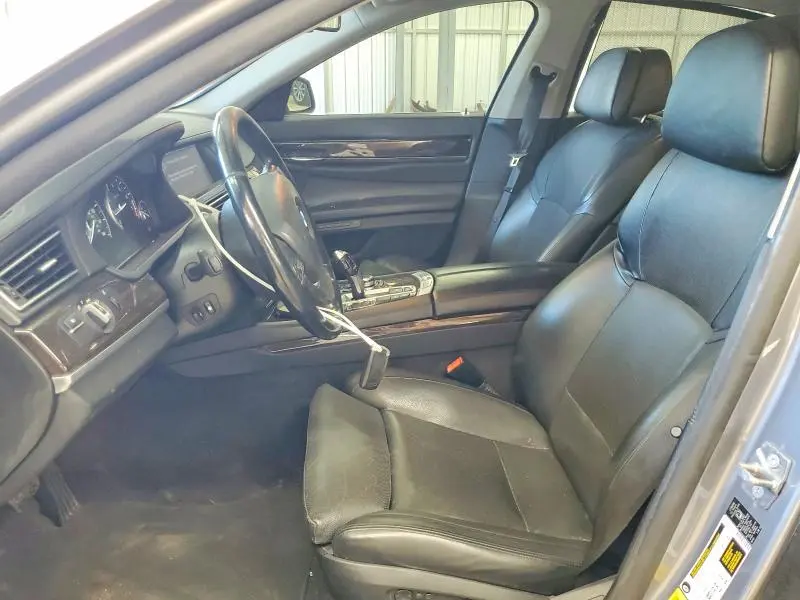 2012 BMW 750 XI  