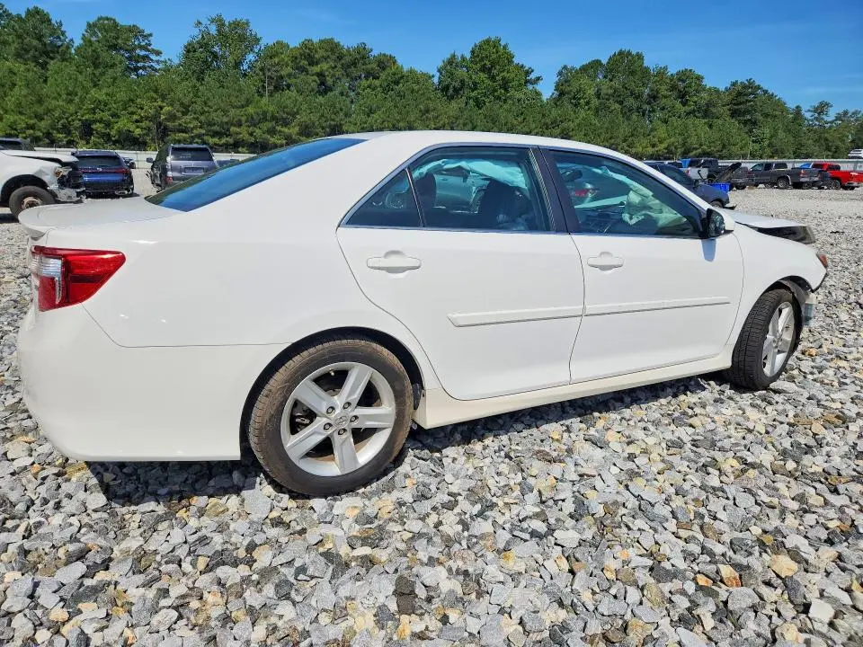 2014 TOYOTA CAMRY SE  