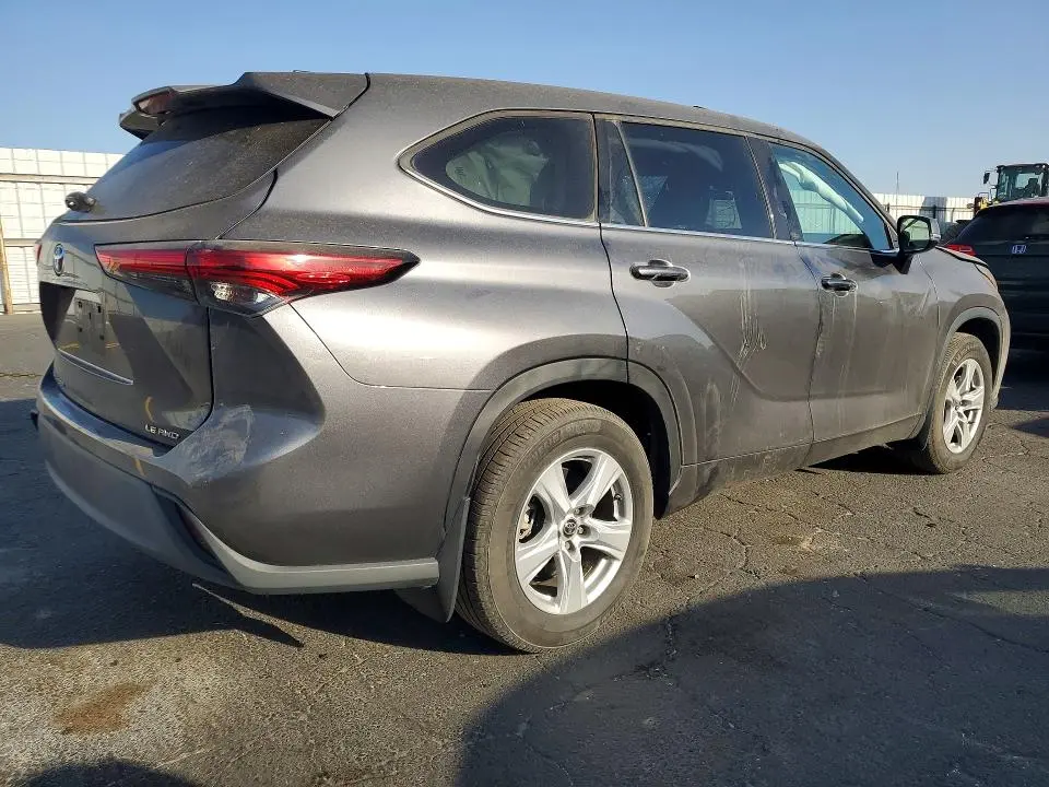 2021 TOYOTA HIGHLANDER LE  