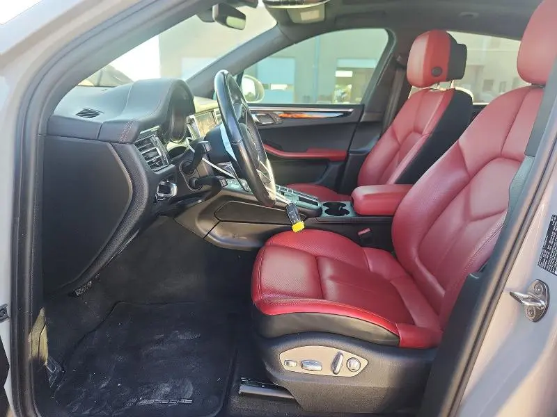 2021 PORSCHE MACAN   