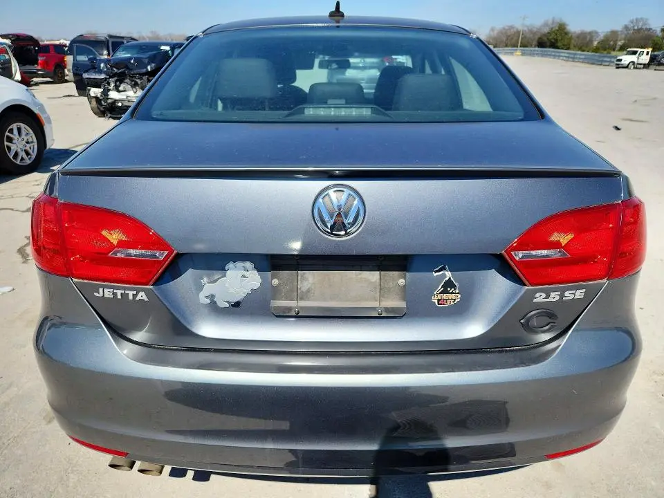 2012 VOLKSWAGEN JETTA SE  