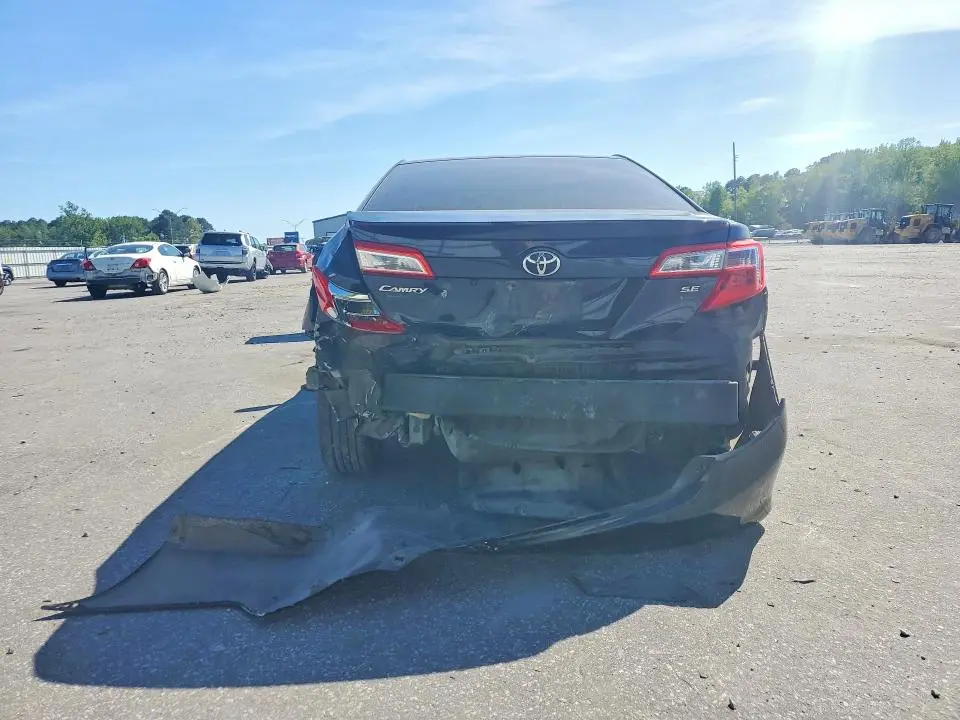2013 TOYOTA CAMRY SE  