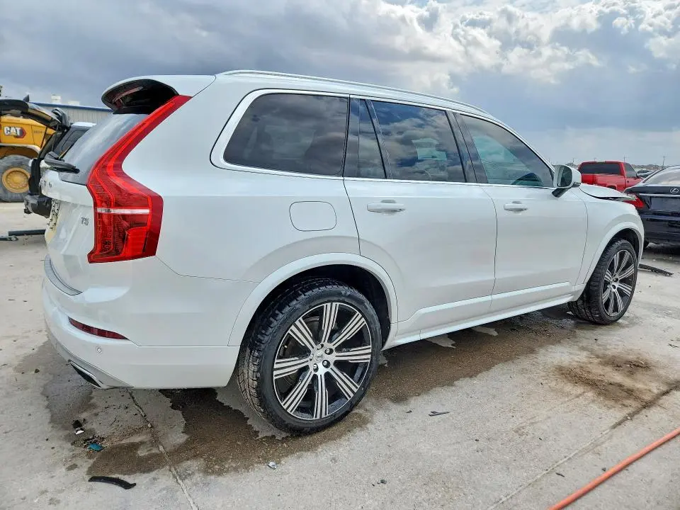 2020 VOLVO XC90 T5 MOMENTUM  