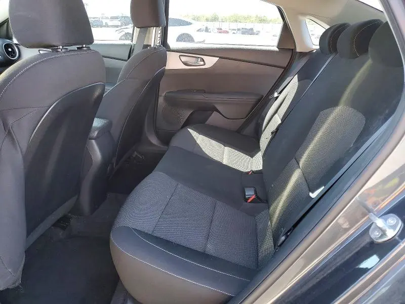 2022 KIA FORTE FE  