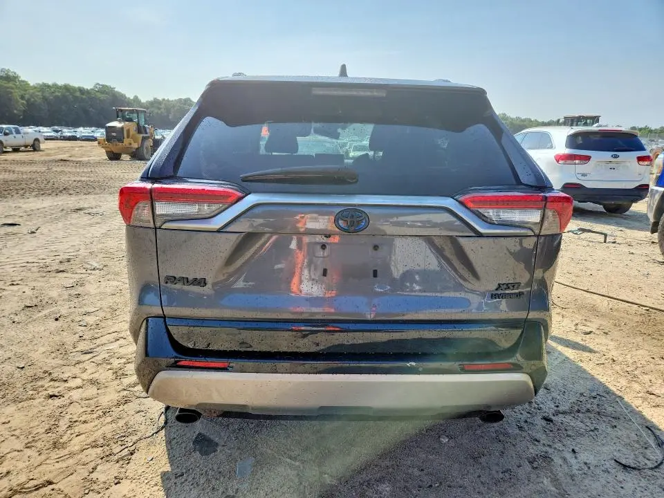 2022 TOYOTA RAV4 XSE  