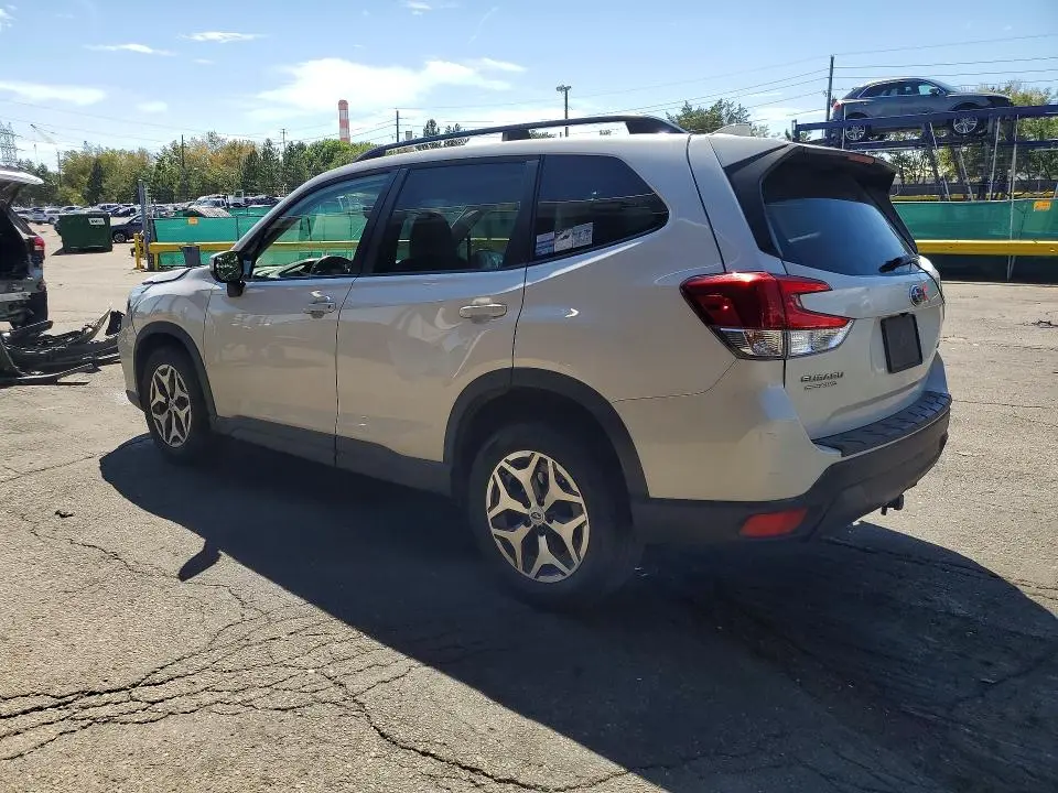 2021 SUBARU FORESTER   