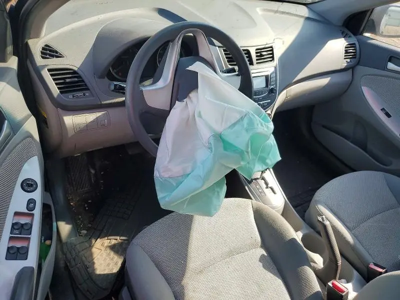 2012 HYUNDAI ACCENT GLS  