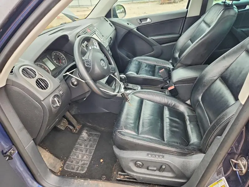 2011 VOLKSWAGEN TIGUAN S  