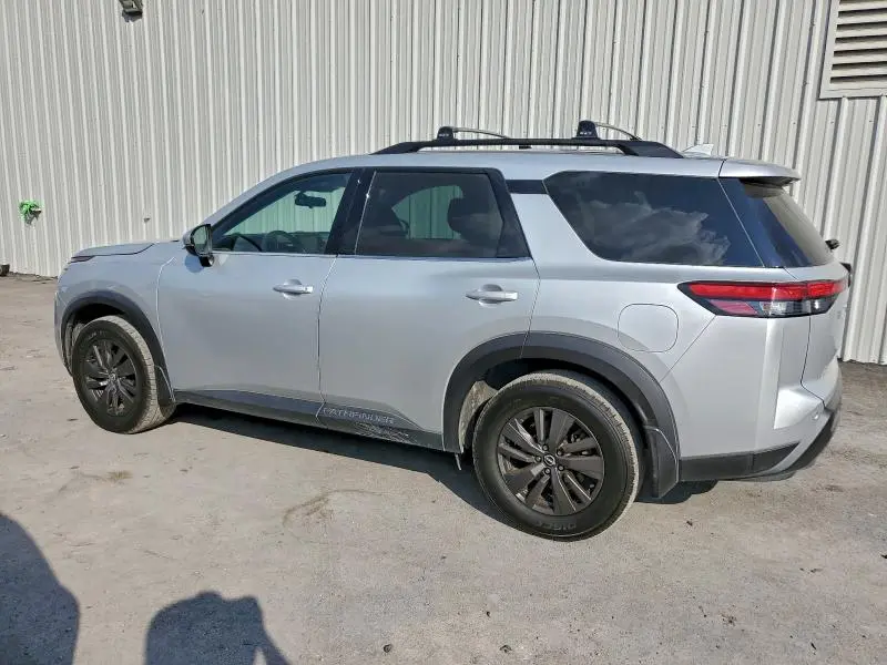 2022 NISSAN PATHFINDER SV  