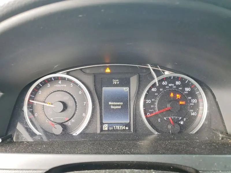2017 TOYOTA CAMRY SE  
