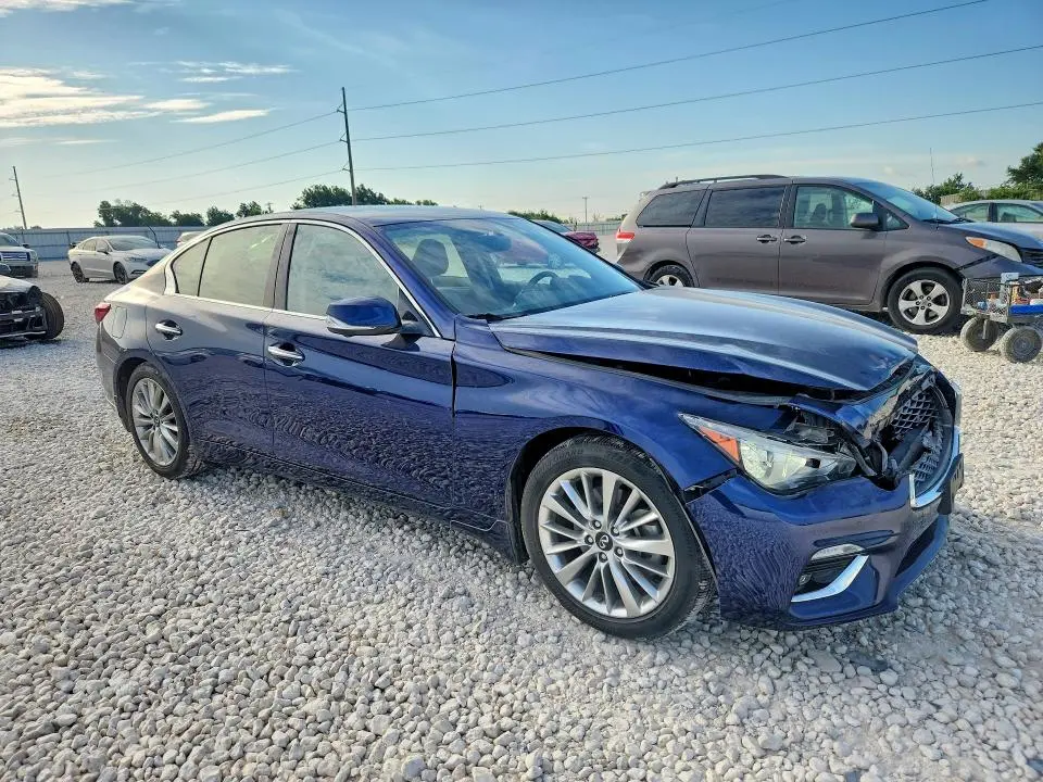 2021 INFINITI Q50 LUXE  