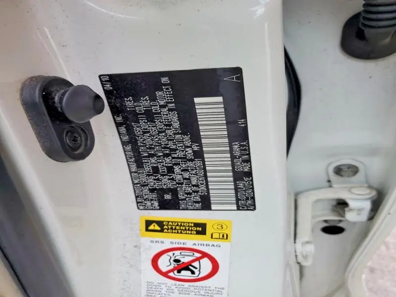 2010 TOYOTA HIGHLANDER SE  