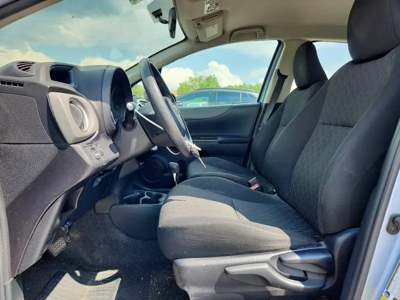 2014 TOYOTA YARIS 5-DOOR LE  