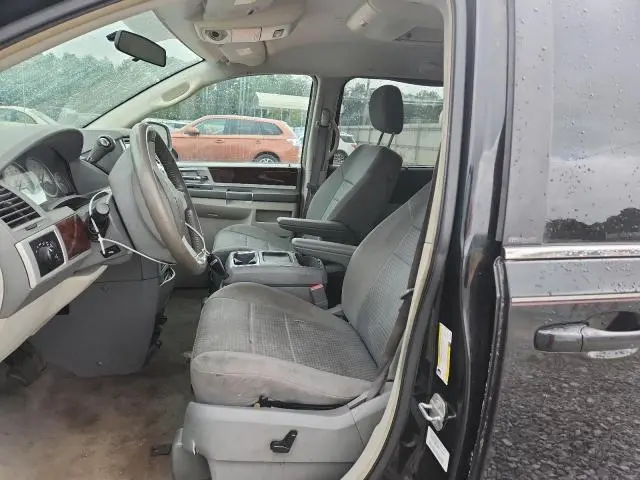 2010 CHRYSLER TOWN & COUNTRY TOURING  
