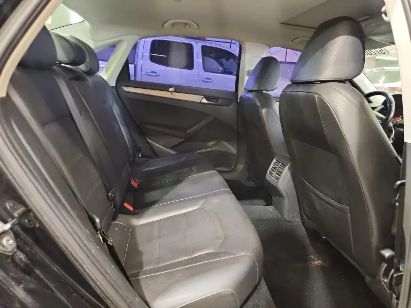2014 VOLKSWAGEN PASSAT SE  