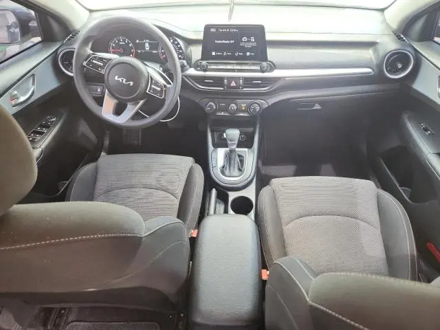 2023 KIA FORTE LX  