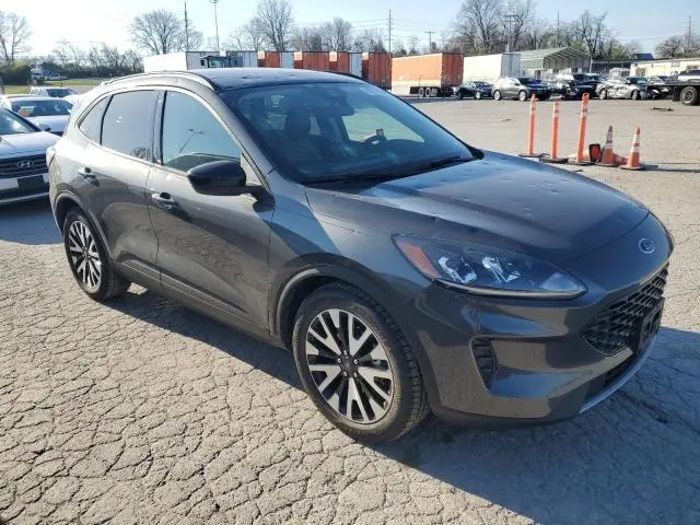 2020 FORD ESCAPE SE SPORT  